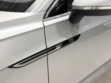 Arteon eHybrid R Line DSG IQ Light Masaj Ambientale ACC