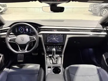 Arteon eHybrid R Line DSG IQ Light Masaj Ambientale ACC