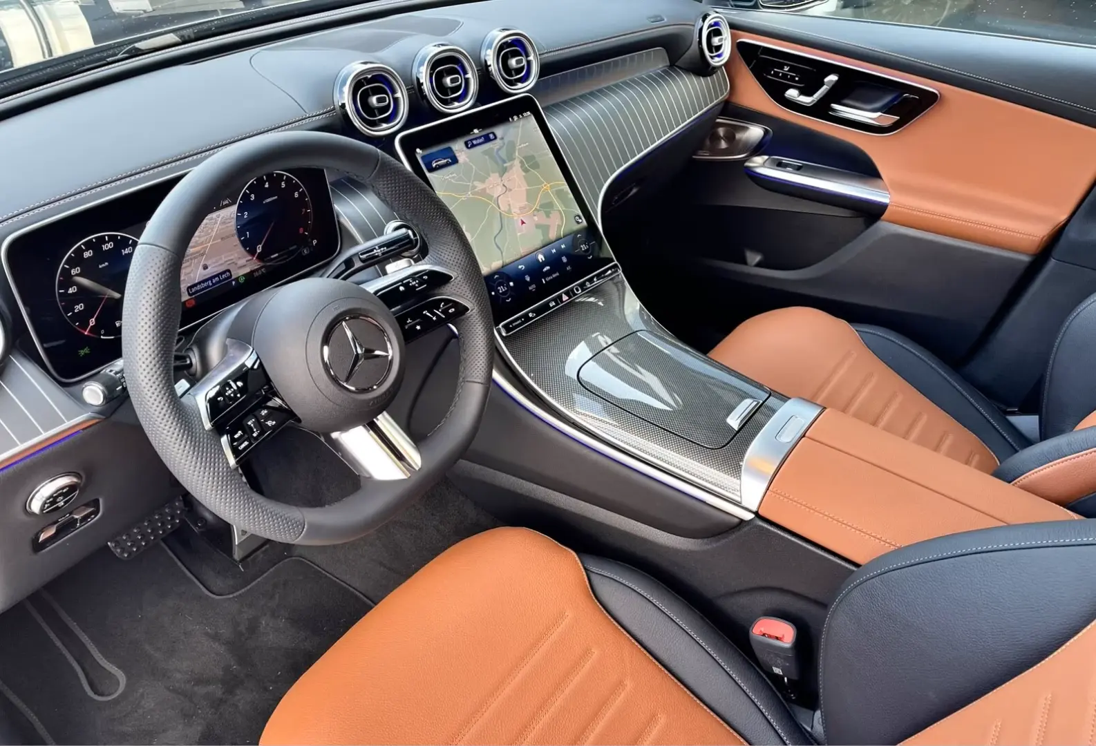 Mercedes-Benz GLC 300 4M AMG Night Distr AHK Burm3D