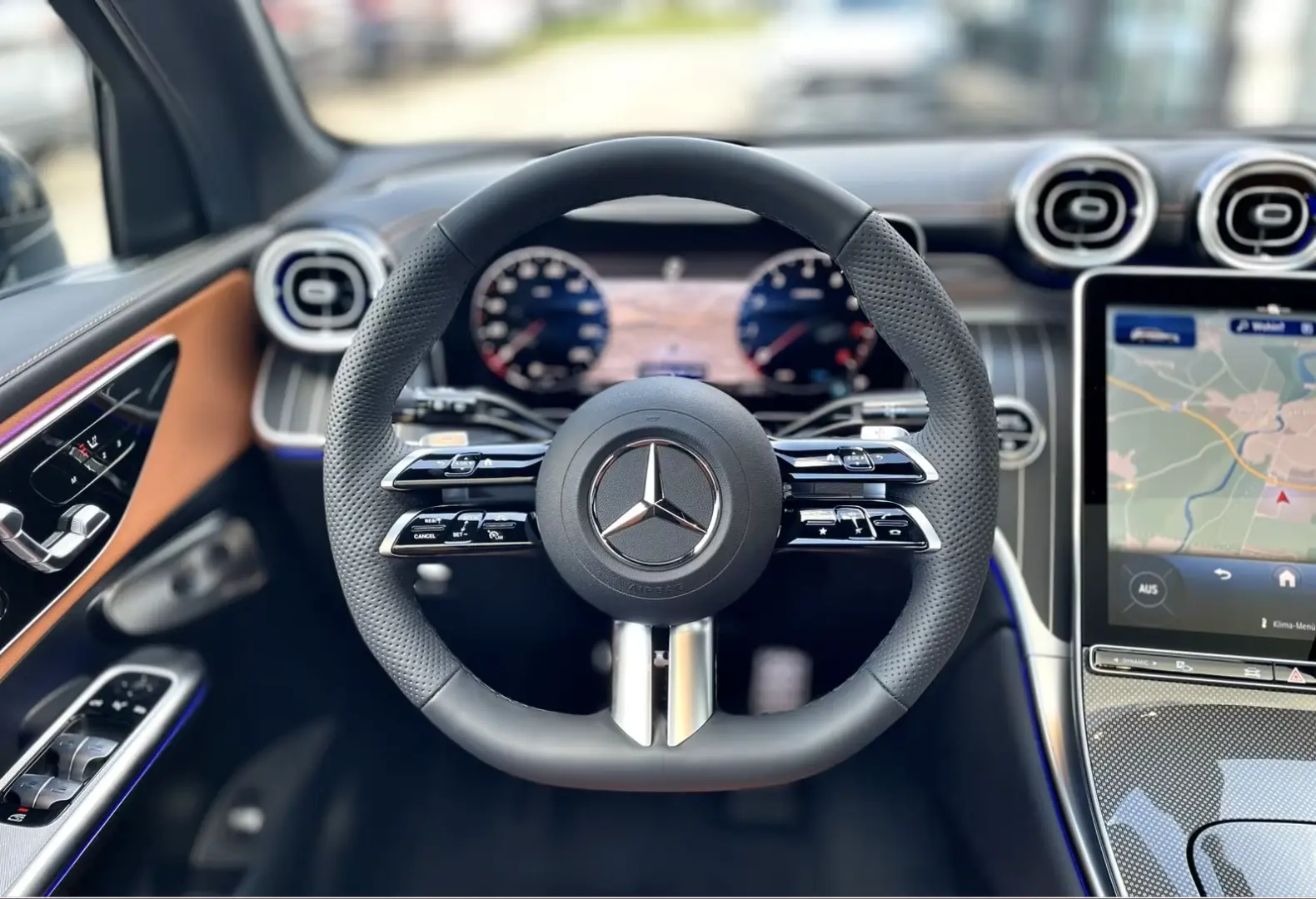Mercedes-Benz GLC 300 4M AMG Night Distr AHK Burm3D