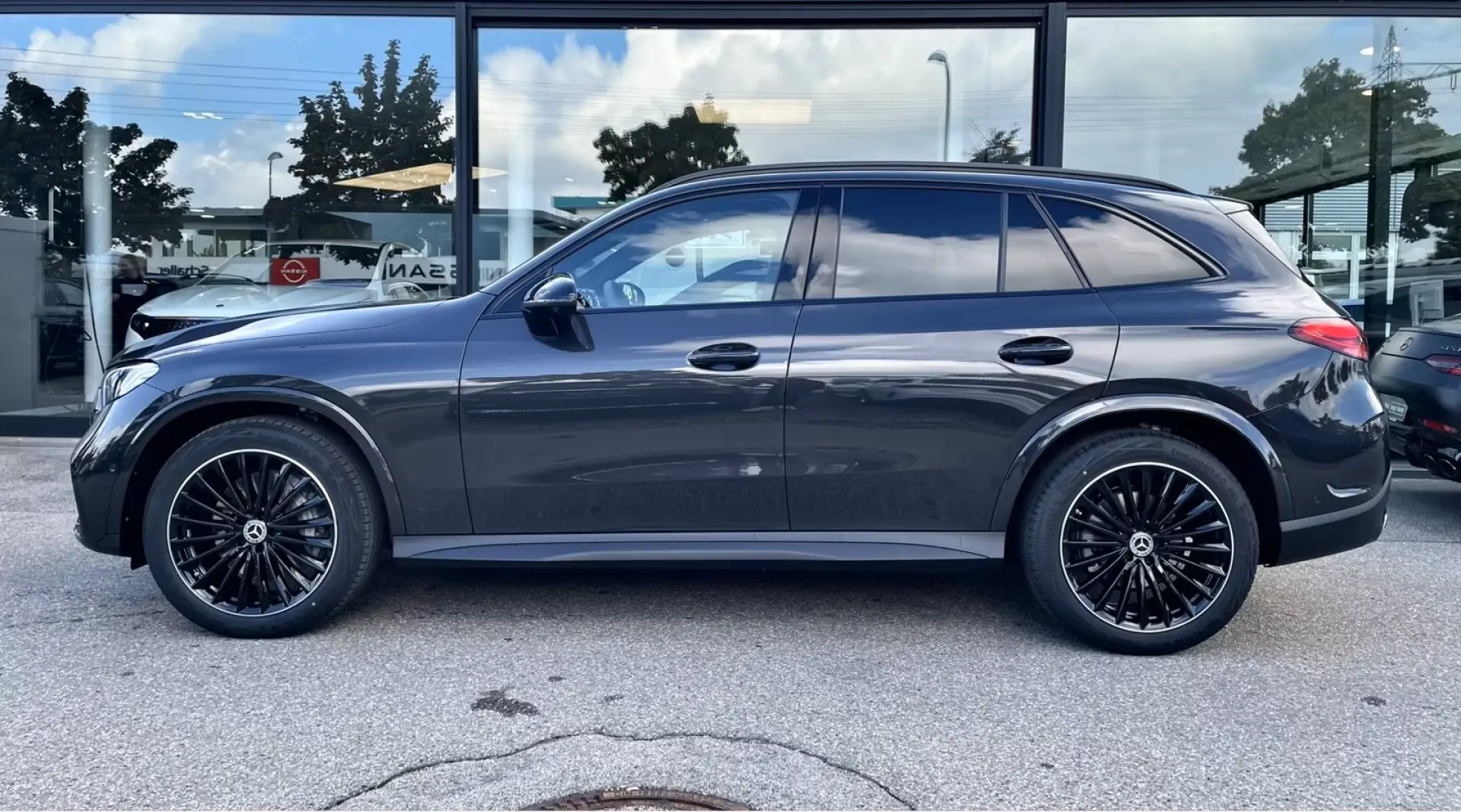 Mercedes-Benz GLC 300 4M AMG Night Distr AHK Burm3D