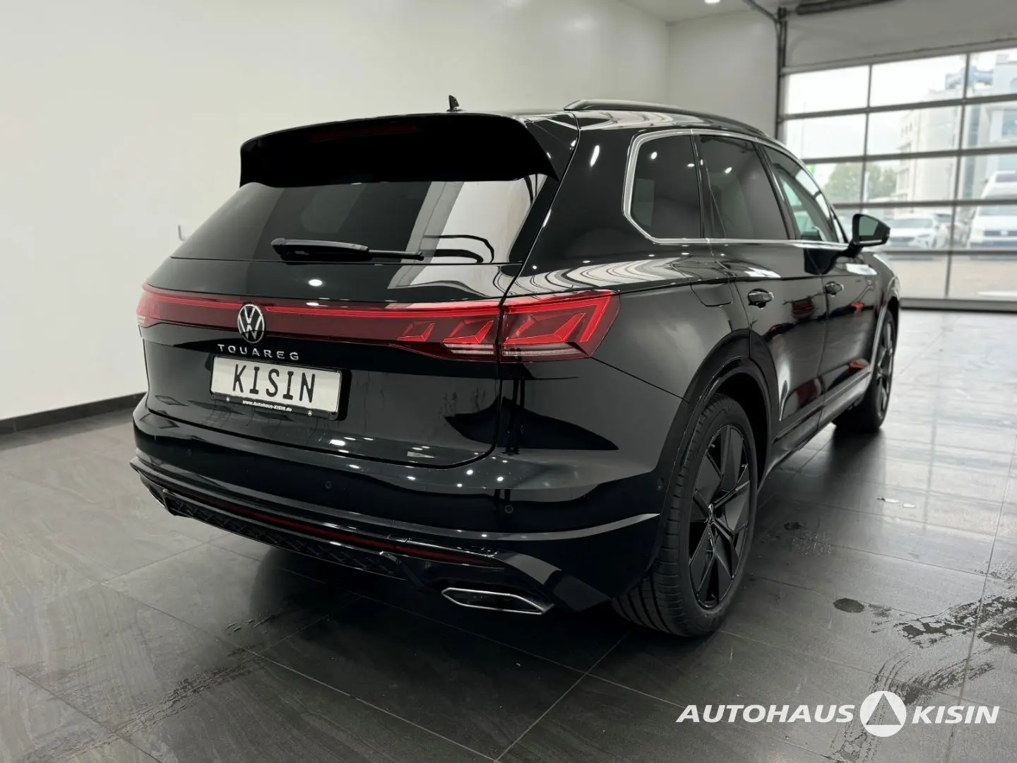 Touareg 3.0 TDI 4M R-Line  AHK HUD PANO LUFTFED.