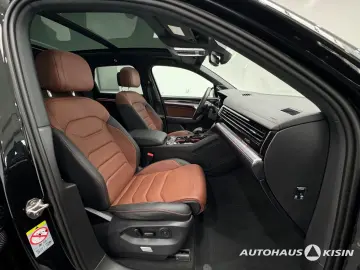 Touareg 3.0 TDI 4M R-Line  AHK HUD PANO LUFTFED.