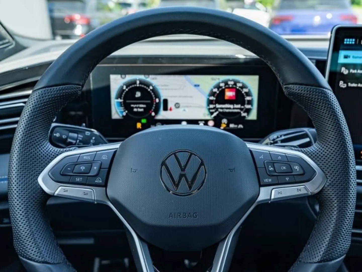 Tiguan 2.0 TDI DSG 4M R-Line  AHK 360 HUD HK