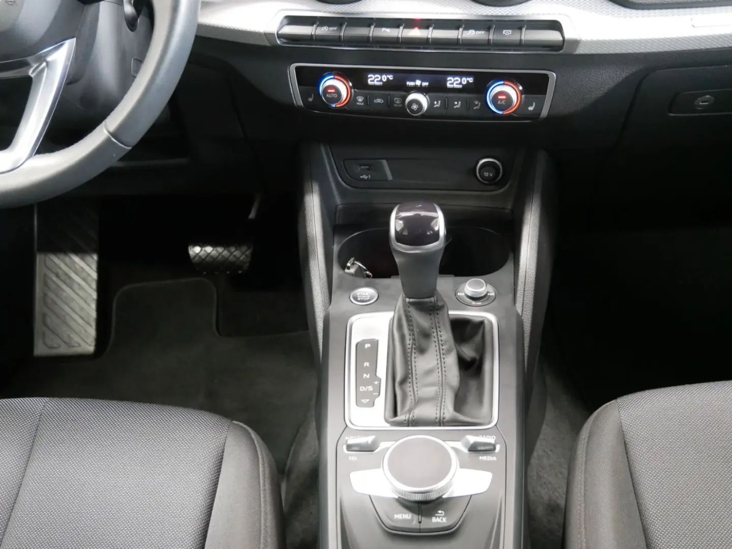 Q2 40 TFSI quattro S tro. S line LED virt. Cock.