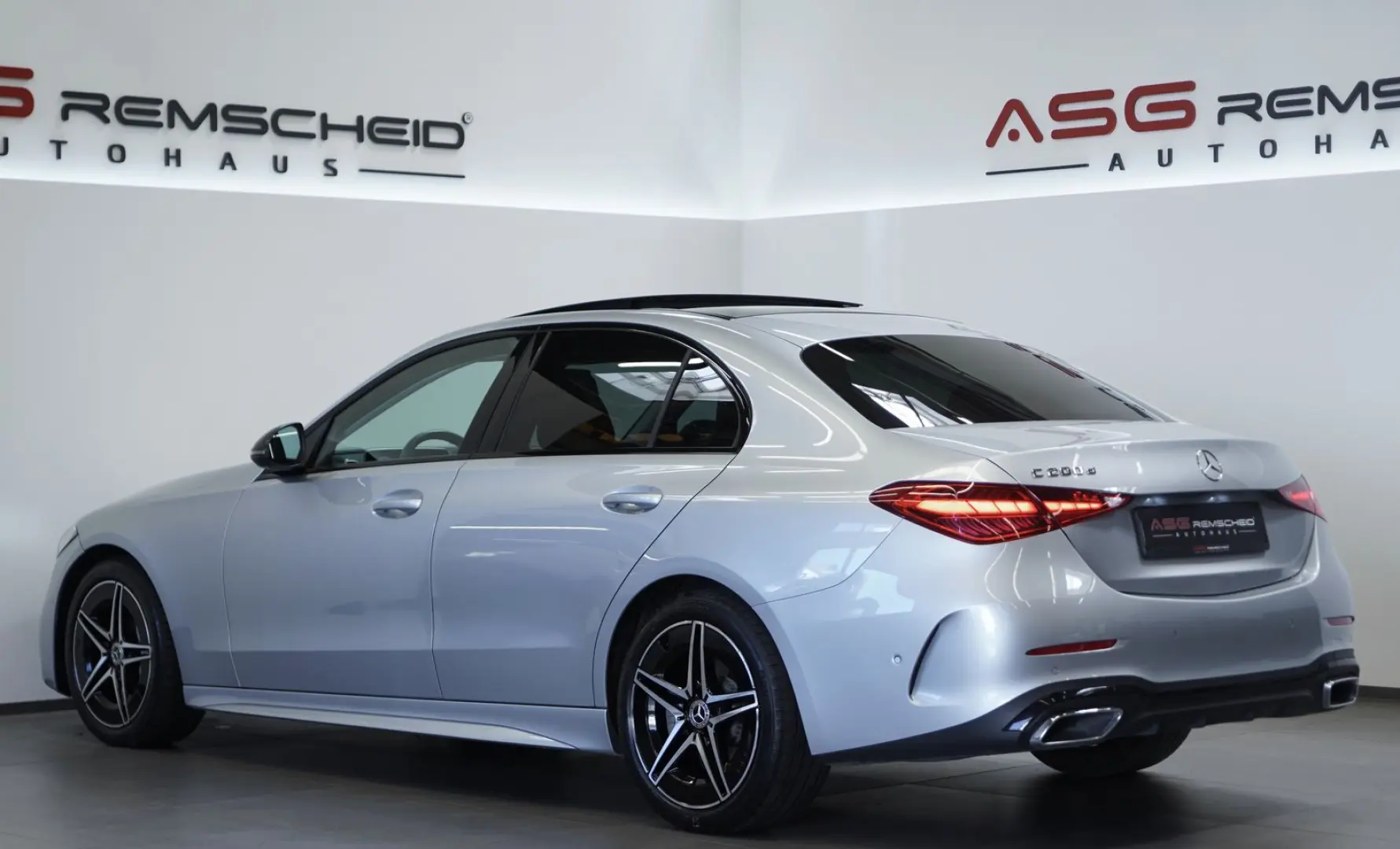C 200 d Limousine AMG Line 1.H  Pano Digital Kam