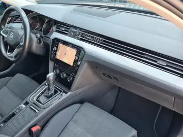 Passat Variant Business 1.5 TSi DSG - NAVI - AHK