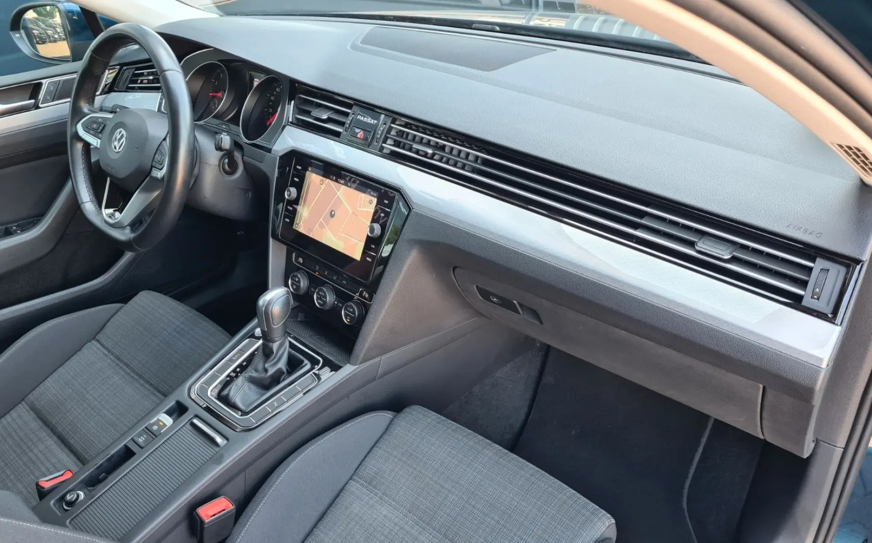 Passat Variant Business 1.5 TSi DSG - NAVI - AHK
