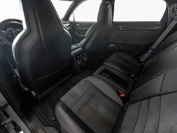 Cayenne Coupe Turbo GT 640hp