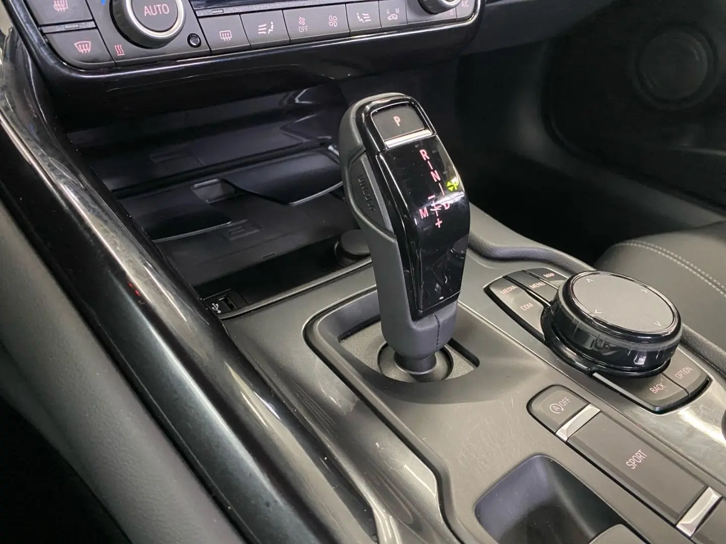 Supra GR 2.0 Dynamic  Automatic HUD JBL Sperrdif