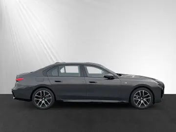 740d xDrive M Sport Bowers&Wilkins SkyLounge