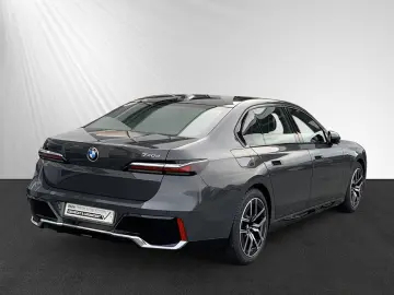 740d xDrive M Sport Bowers&Wilkins SkyLounge