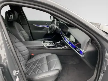740d xDrive M Sport Bowers&Wilkins SkyLounge