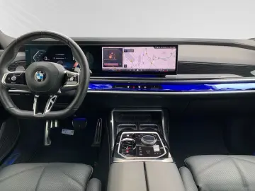 740d xDrive M Sport Bowers&Wilkins SkyLounge
