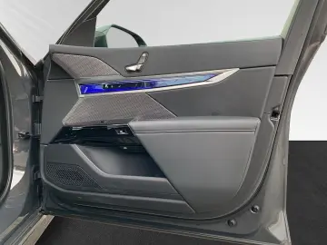 740d xDrive M Sport Bowers&Wilkins SkyLounge