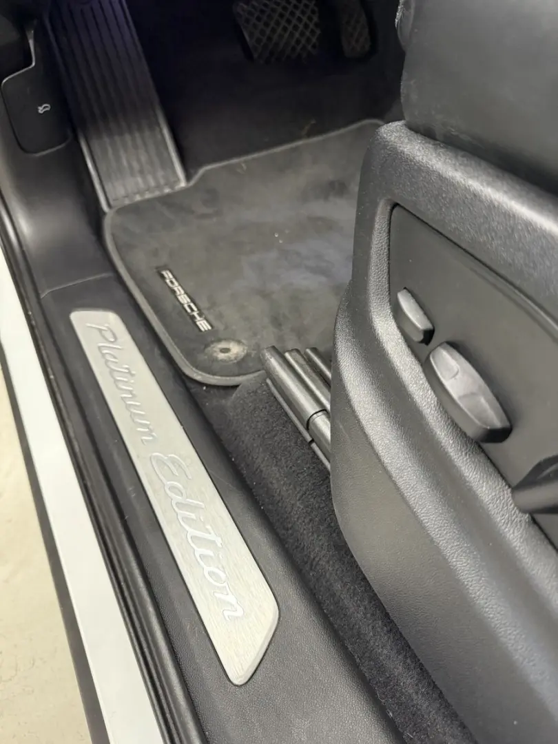 Cayenne Coupé Platinum Edition  Approved  FULL