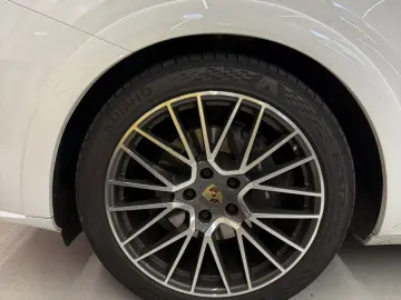 Cayenne Coupé Platinum Edition  Approved  FULL
