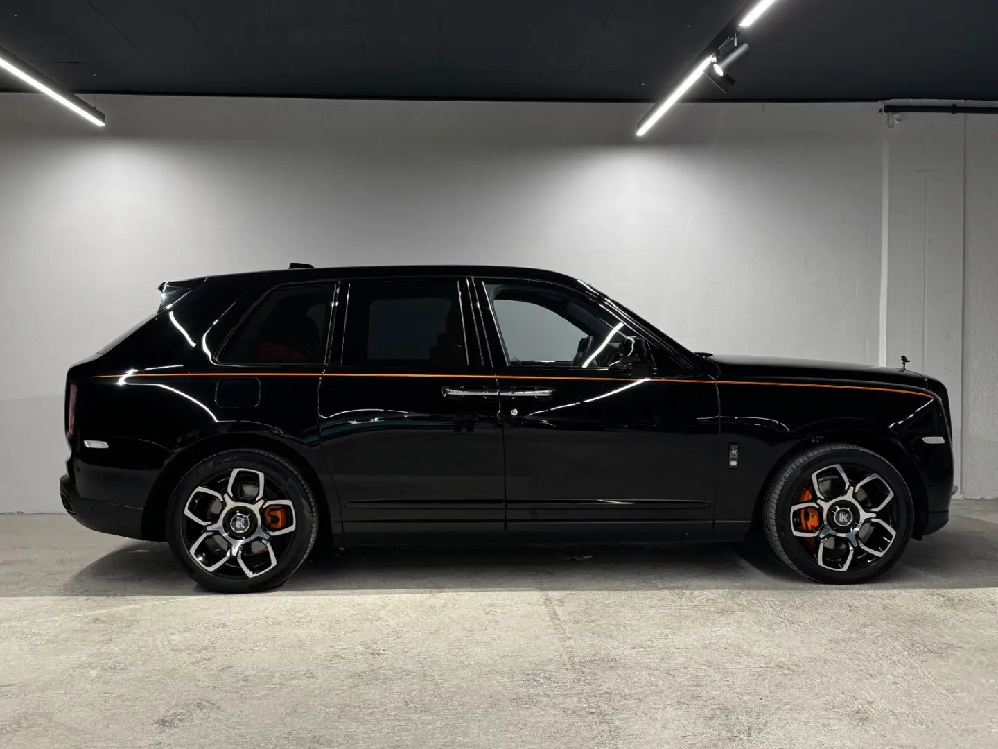 Cullinan Black Badge  Full Option  1 OWNER