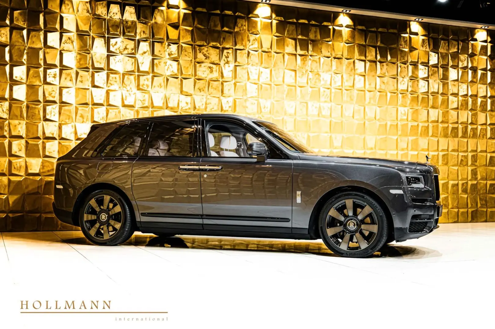 Cullinan   STARSKY    VENTILATED SEATS   HEADUP