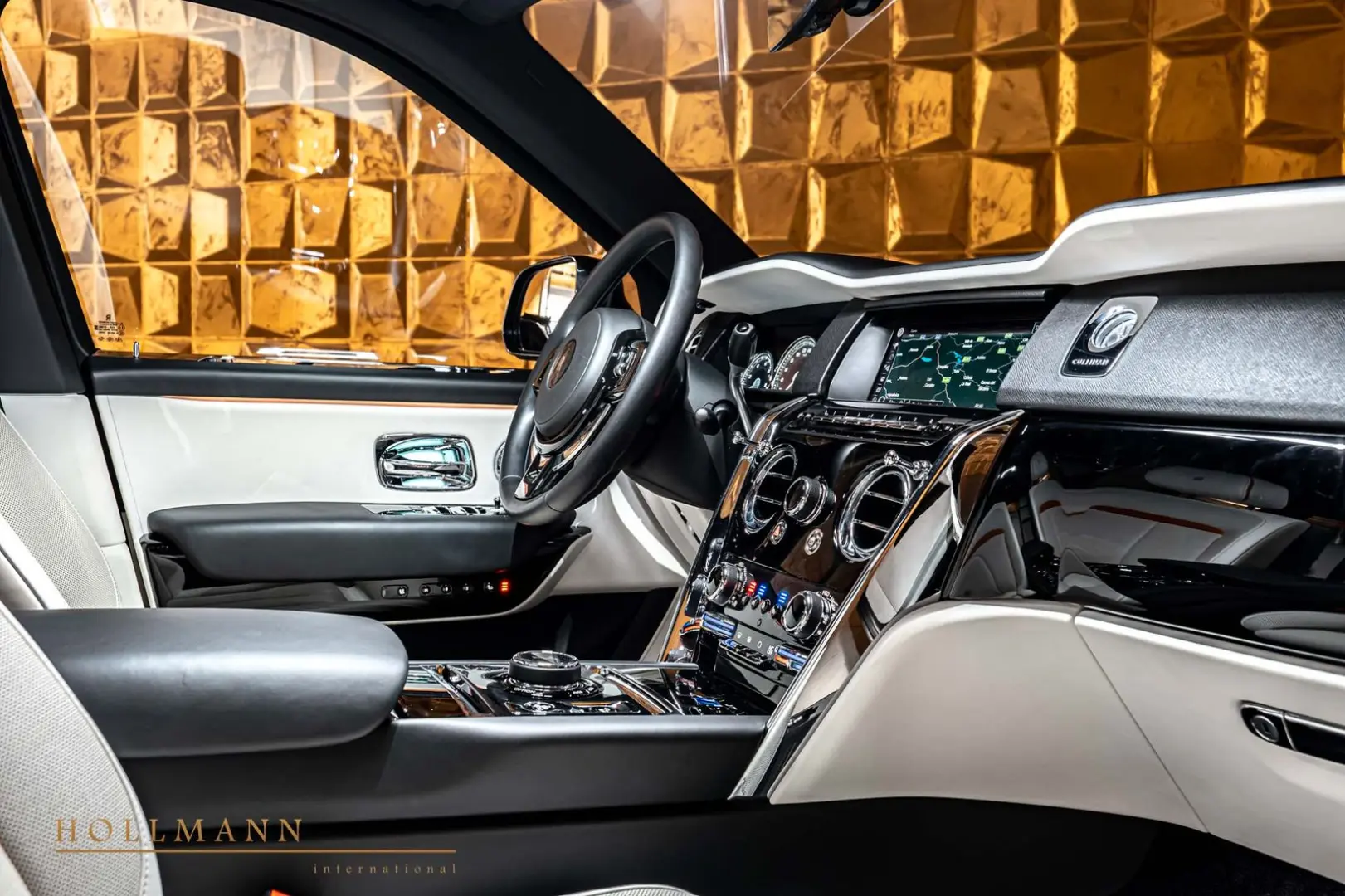 Cullinan   STARSKY    VENTILATED SEATS   HEADUP