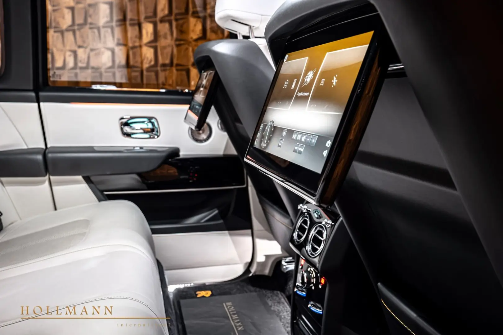 Cullinan   STARSKY    VENTILATED SEATS   HEADUP
