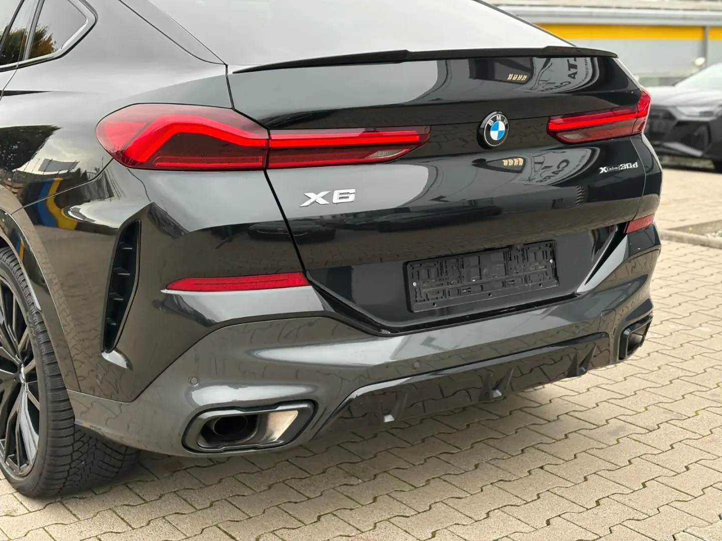 X6 30 d xDr. M Sport PRO HuD Softclose Live HK