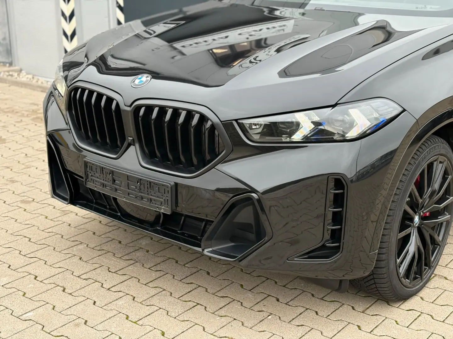 X6 30 d xDr. M Sport PRO HuD Softclose Live HK