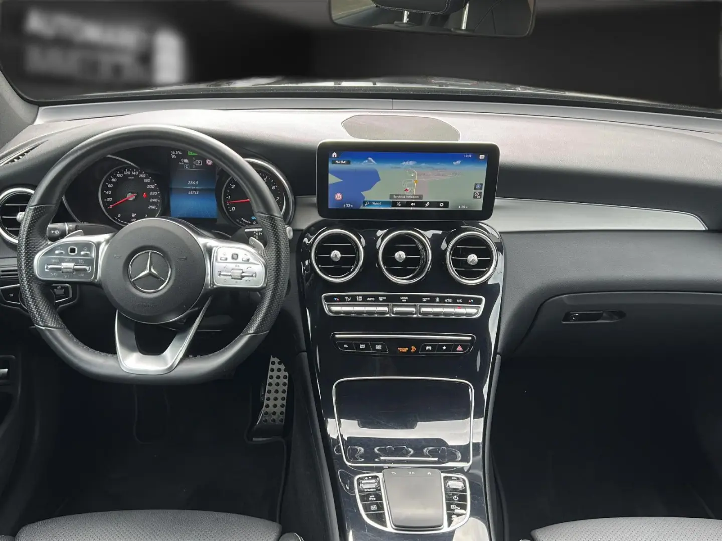 GLC 300 e AMG Coupe 19 STHZG Kamera Night Alcant