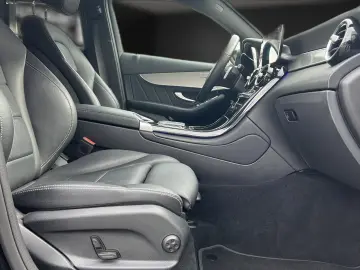 GLC 300 e AMG Coupe 19 STHZG Kamera Night Alcant