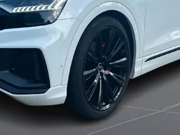 Q8 50 TDI quattro competition  23  Carbon B&O