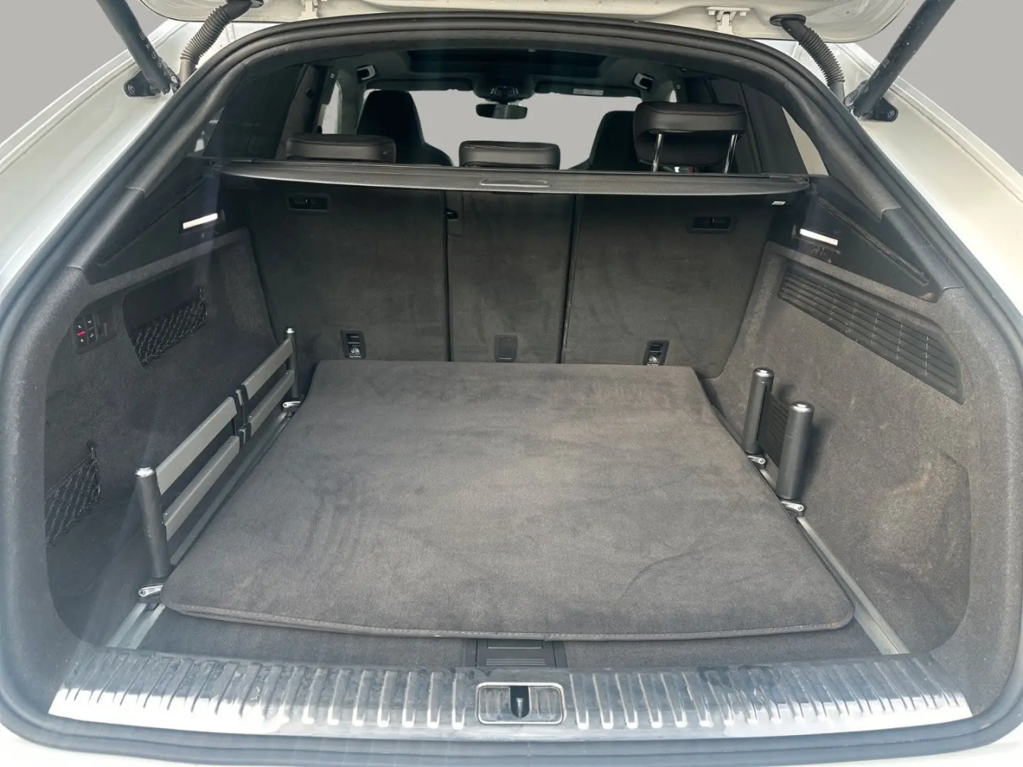Q8 50 TDI quattro competition  23  Carbon B&O