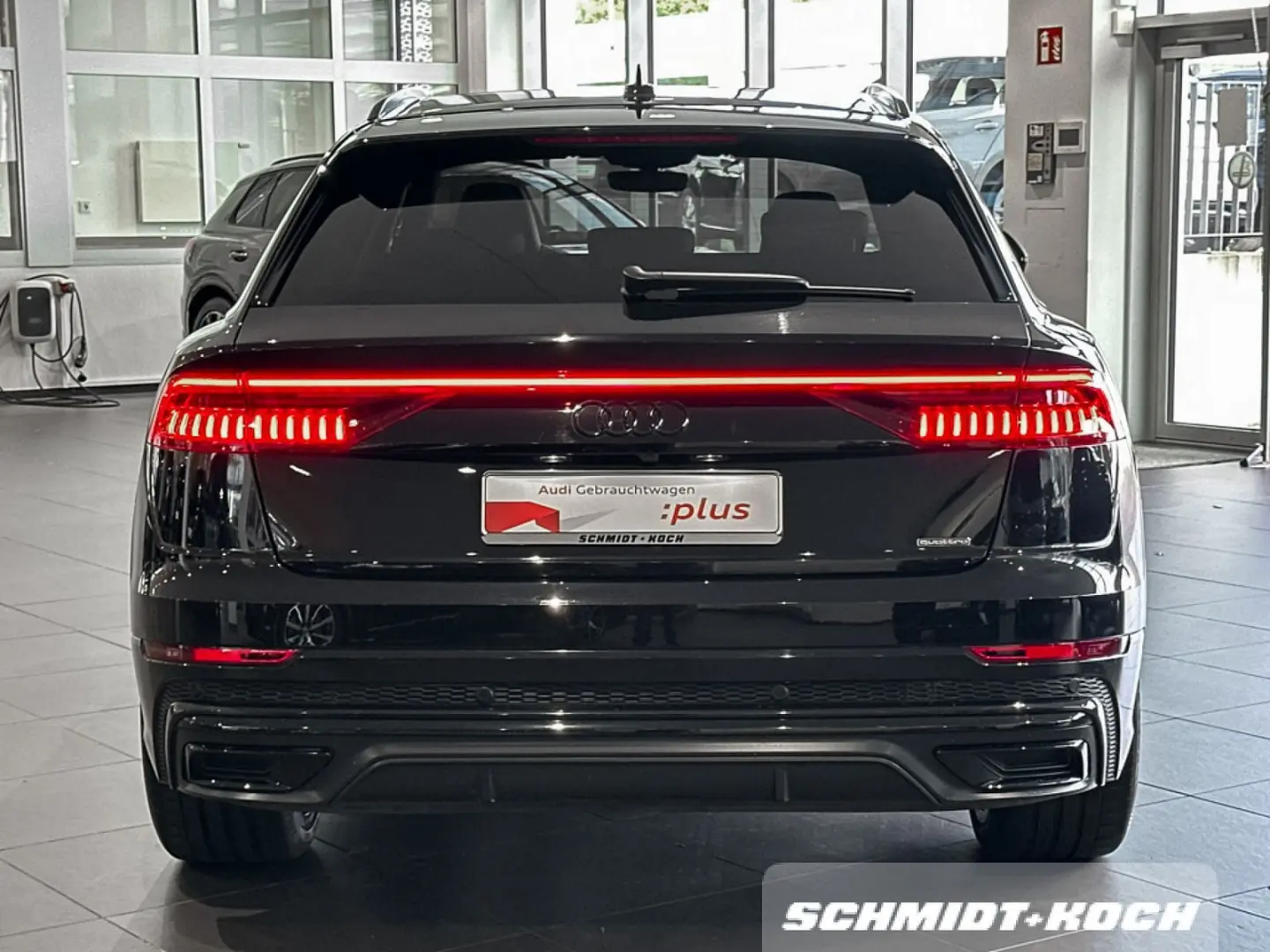 Q8 SUV S-LINE HD-MATRIX STANDH PANO LUFT RAUTE