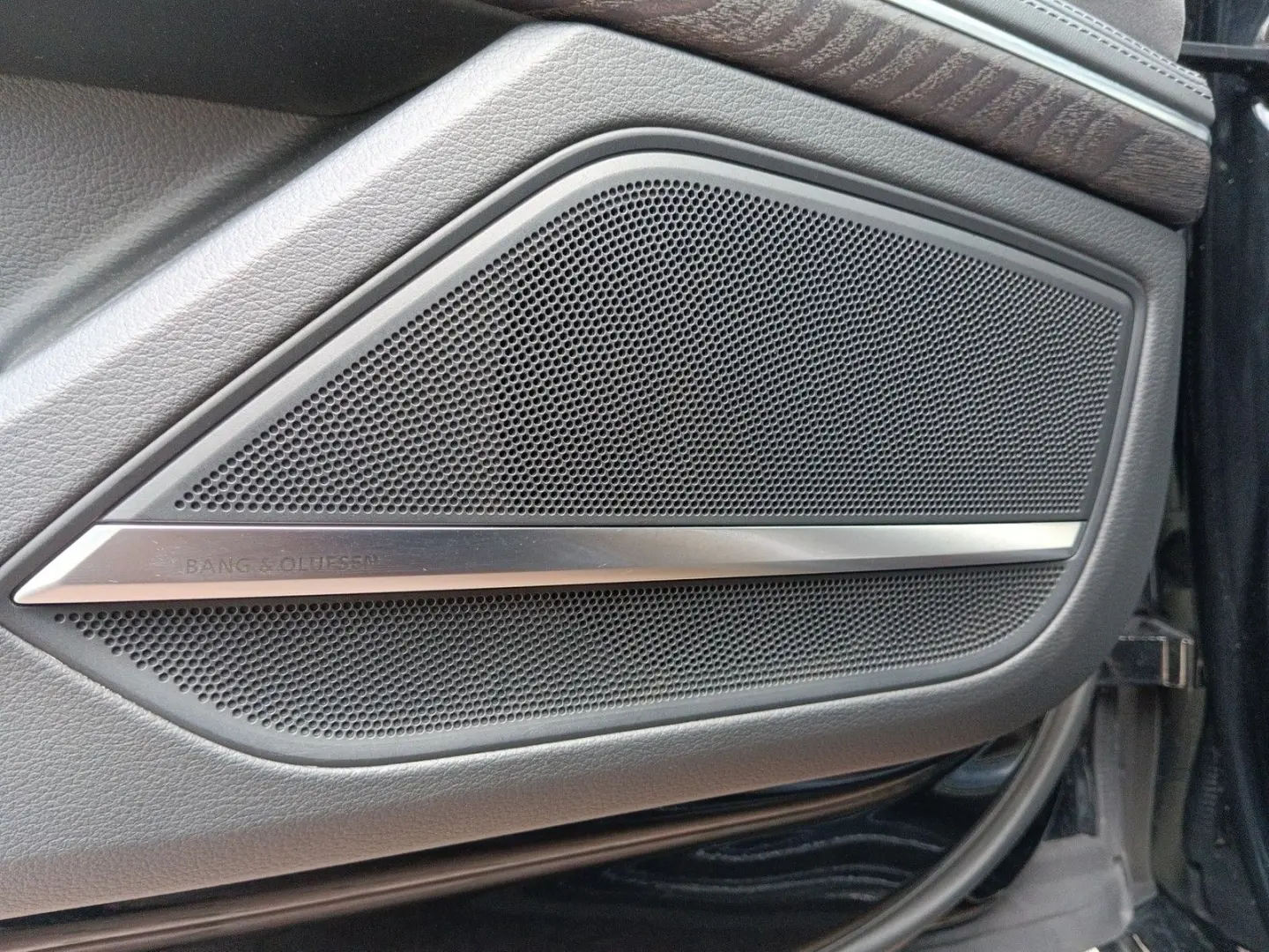 A8 3.0TDI quattro Leder HDMatrix Navi Pano