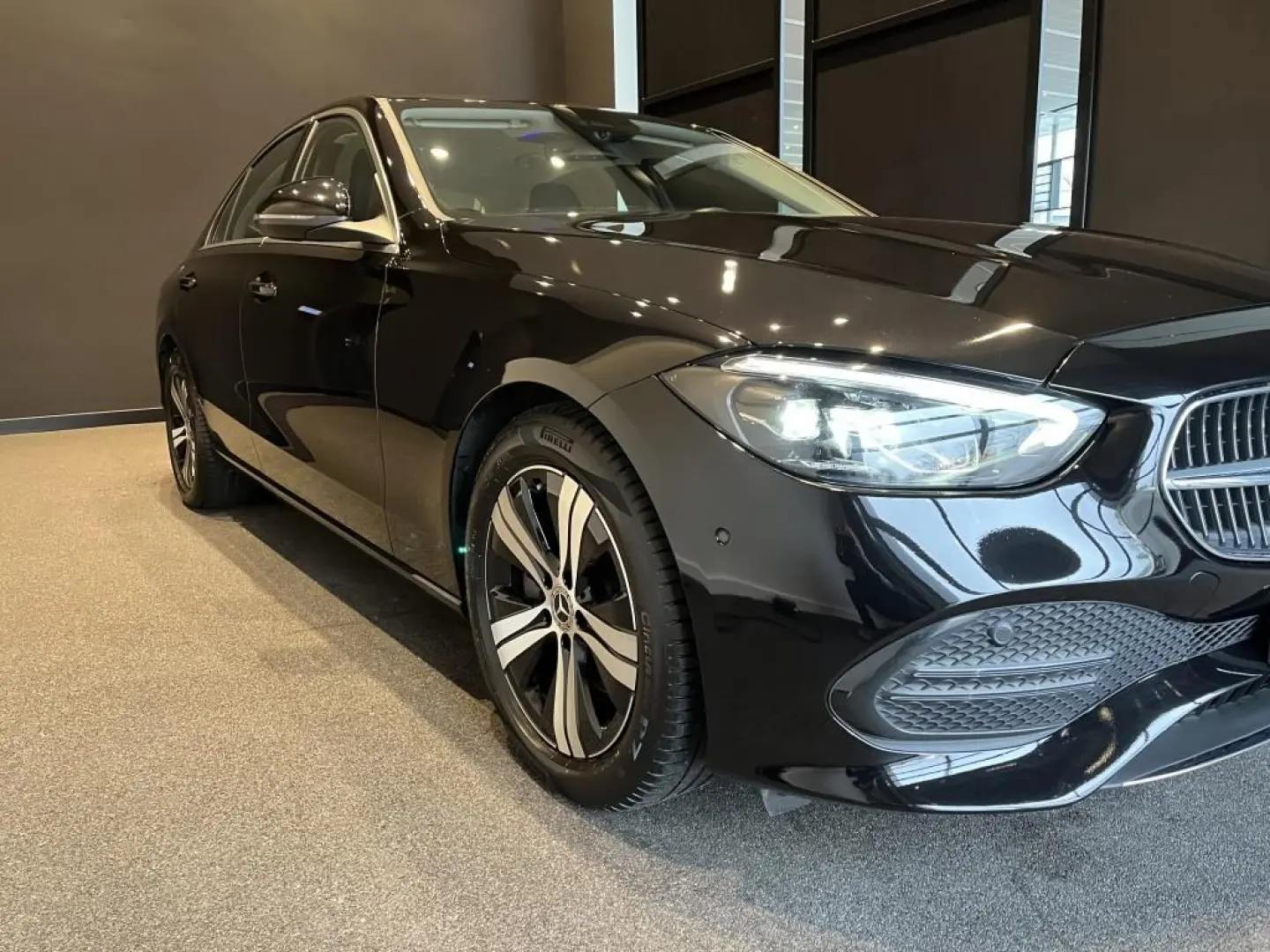 C 220 d  Avantgarde MBUX KAMERA AHK NAVI AUT SHZ