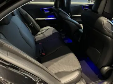C 220 d  Avantgarde MBUX KAMERA AHK NAVI AUT SHZ