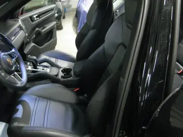 Cayenne Coupe E-Hybrid 21  luft kamera pano