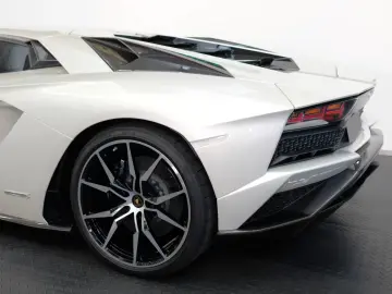 Lamborghini Aventador S CARBON LIFT AD PERSONAM CAM SERVICE