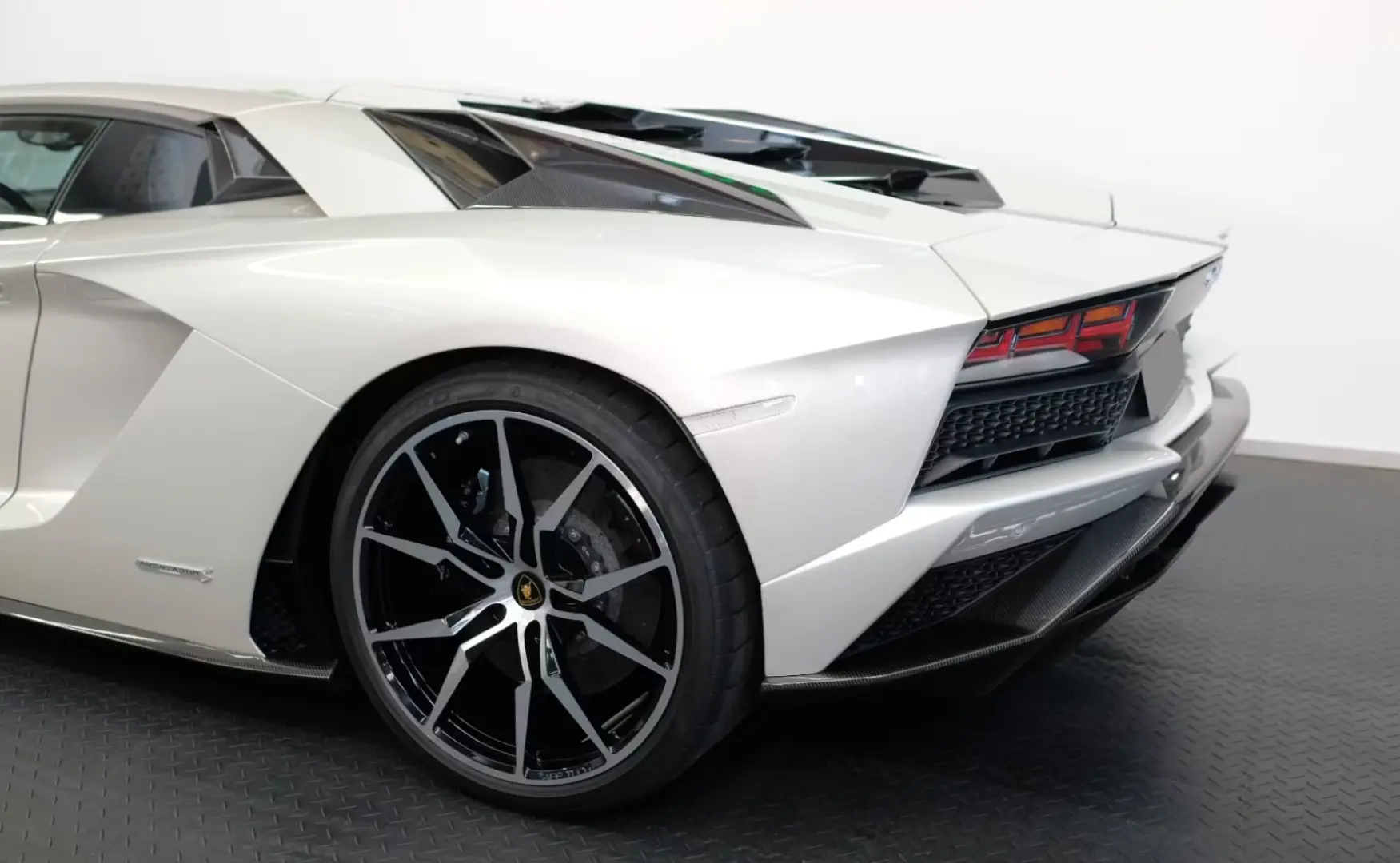 Lamborghini Aventador S CARBON LIFT AD PERSONAM CAM SERVICE