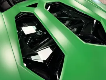 Lamborghini AVENTADOR S ROADSTER GREEN EXT&INT CARBON