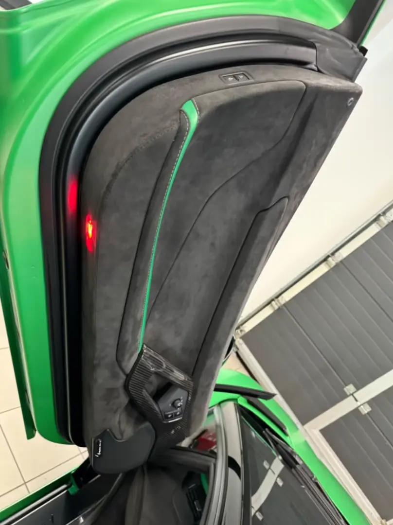 Lamborghini AVENTADOR S ROADSTER GREEN EXT&INT CARBON