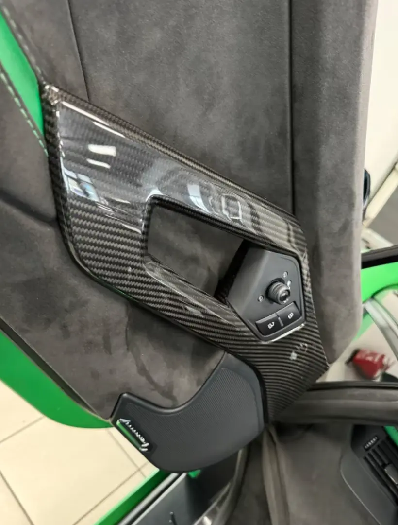 Lamborghini AVENTADOR S ROADSTER GREEN EXT&INT CARBON