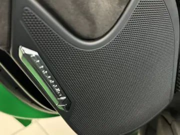 Lamborghini AVENTADOR S ROADSTER GREEN EXT&INT CARBON