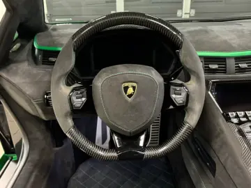 Lamborghini AVENTADOR S ROADSTER GREEN EXT&INT CARBON