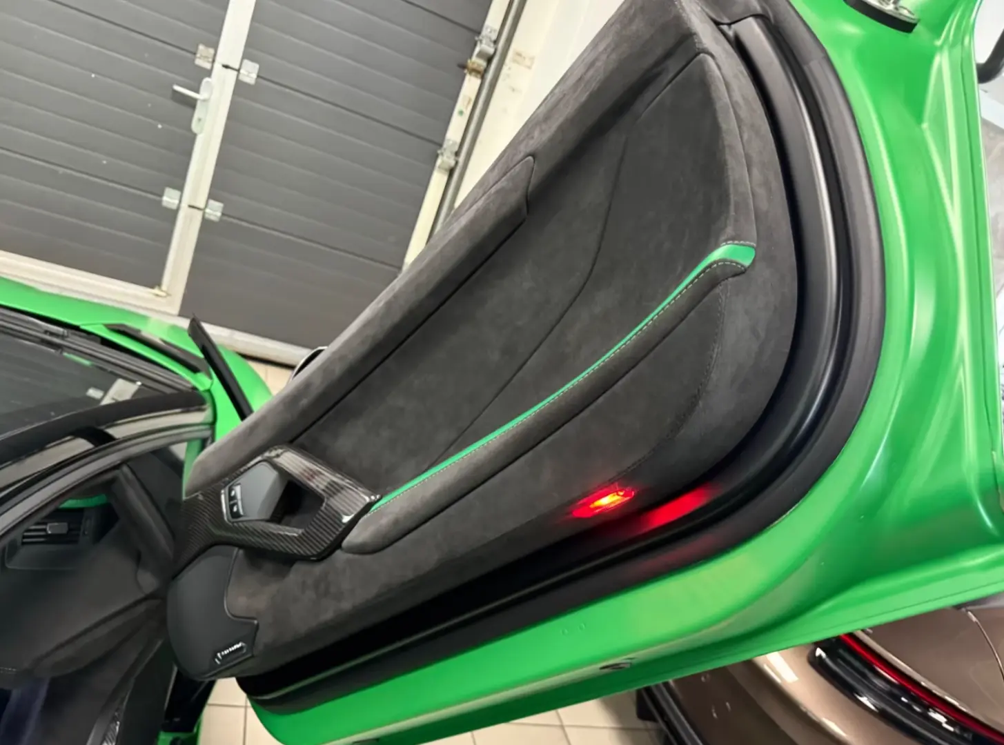 Lamborghini AVENTADOR S ROADSTER GREEN EXT&INT CARBON