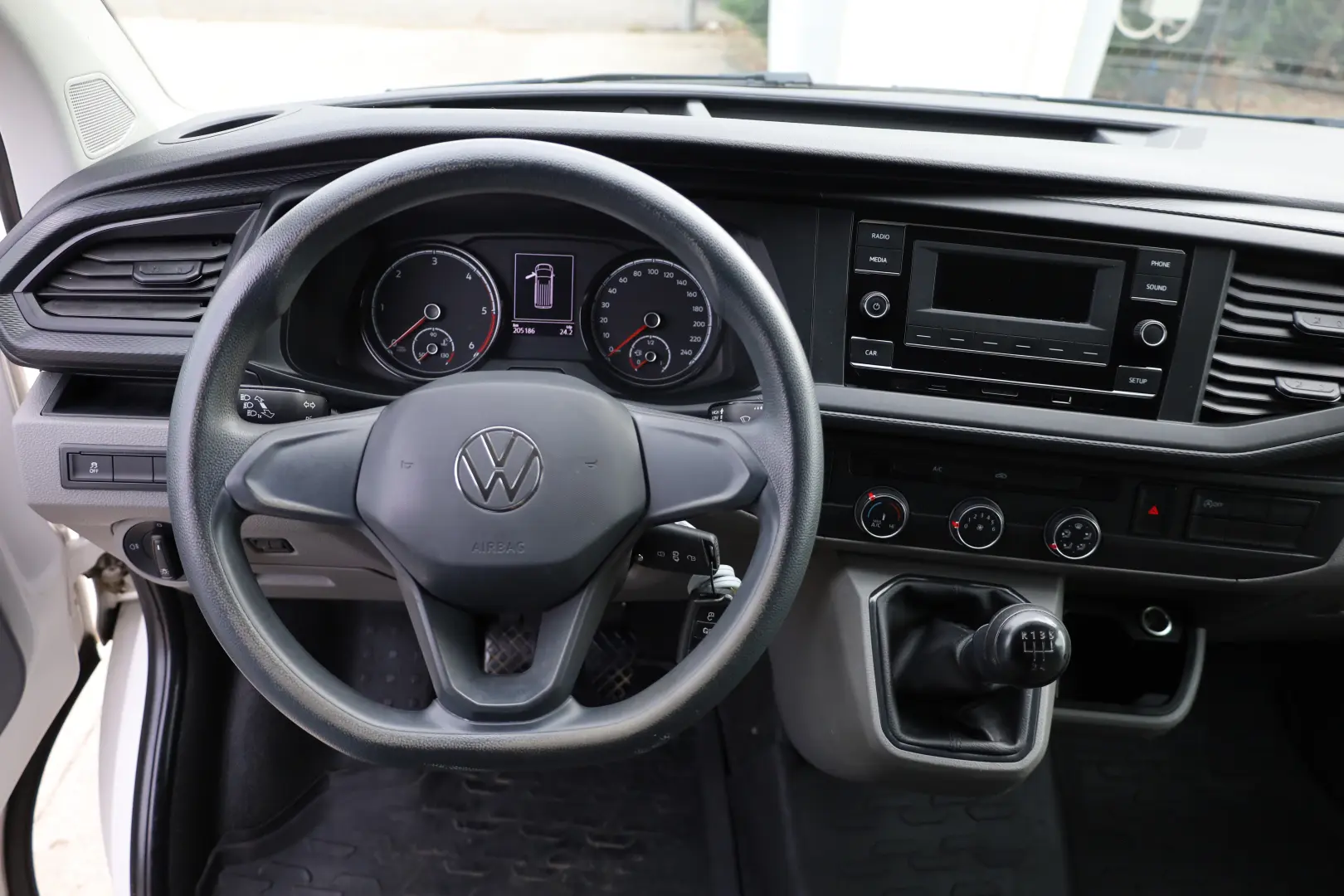 Volkswagen Transporter L2H1 2.0 110 CP