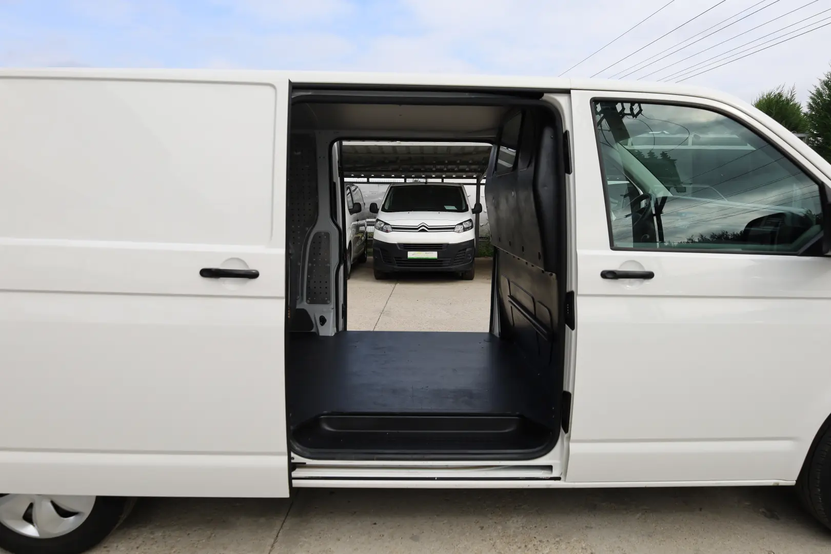 Volkswagen Transporter L2H1 2.0 110 CP