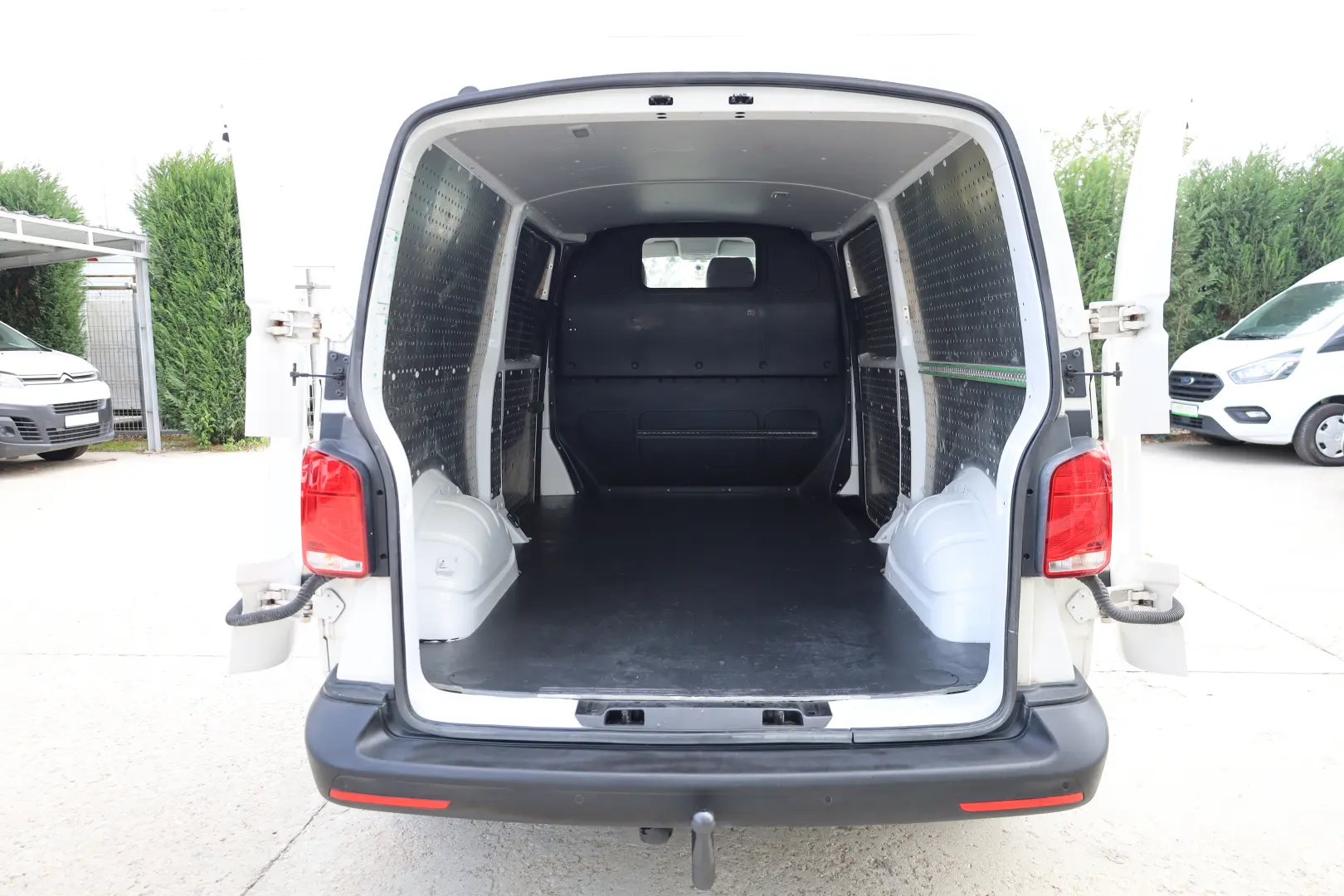 Volkswagen Transporter L2H1 2.0 110 CP
