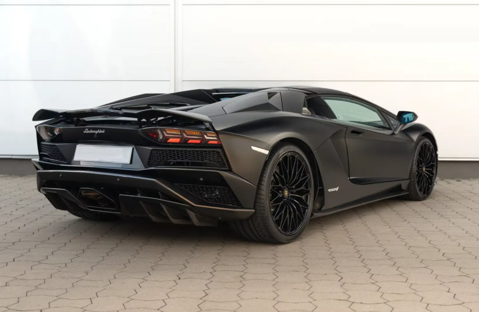 Lamborghini Aventador S Roadster Carbon Lift Park Assist DAB