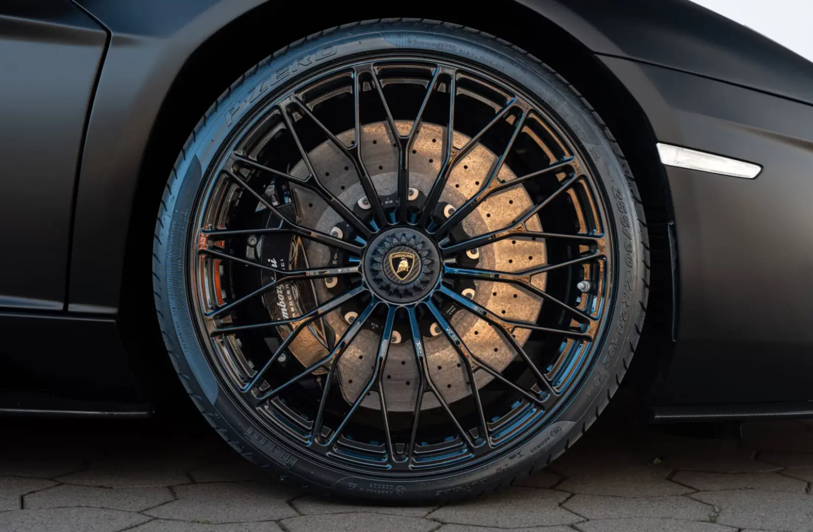 Lamborghini Aventador S Roadster Carbon Lift Park Assist DAB
