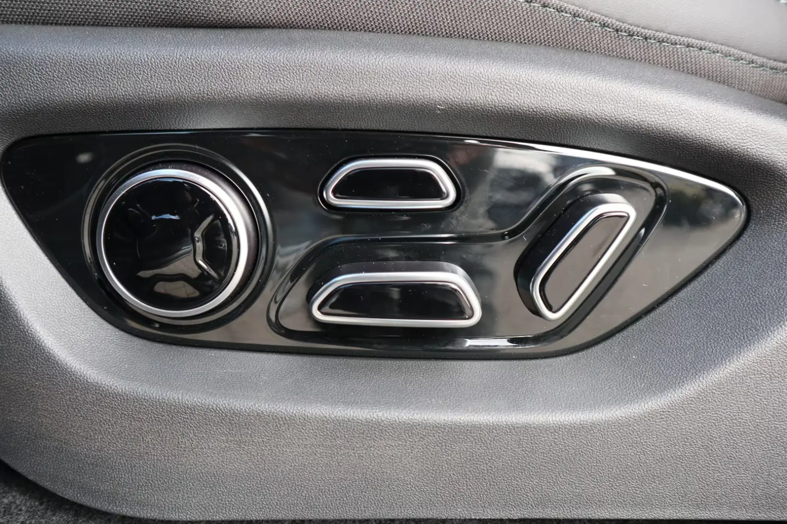 BYD SEALION 7 91.3 kWh Excellence AWD Sitzbelüftung